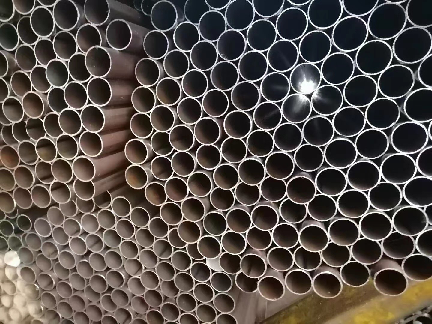 SEAMLESS COLD DRAWN CARBON STEEL PIPE