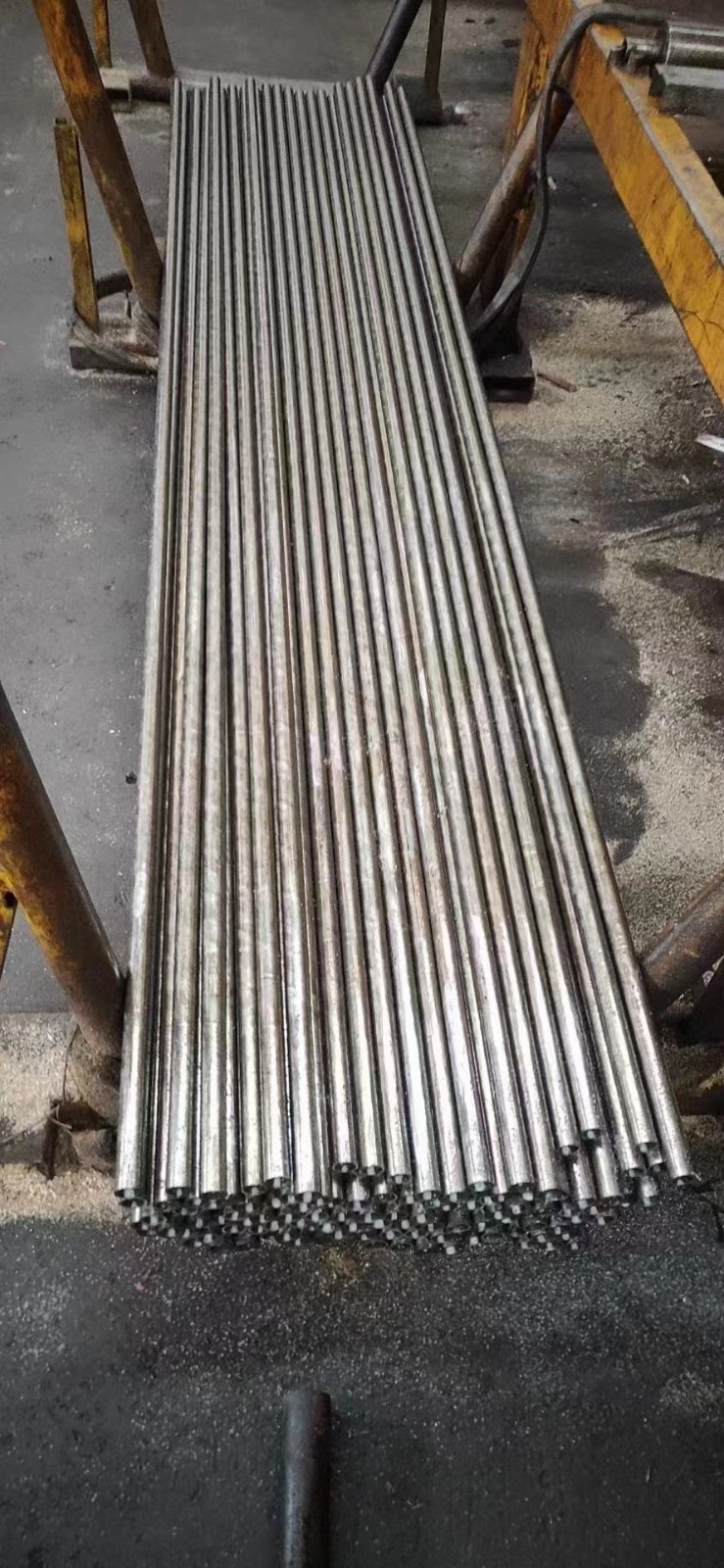 SEAMLESS COLD DRAWN CARBON STEEL PIPE