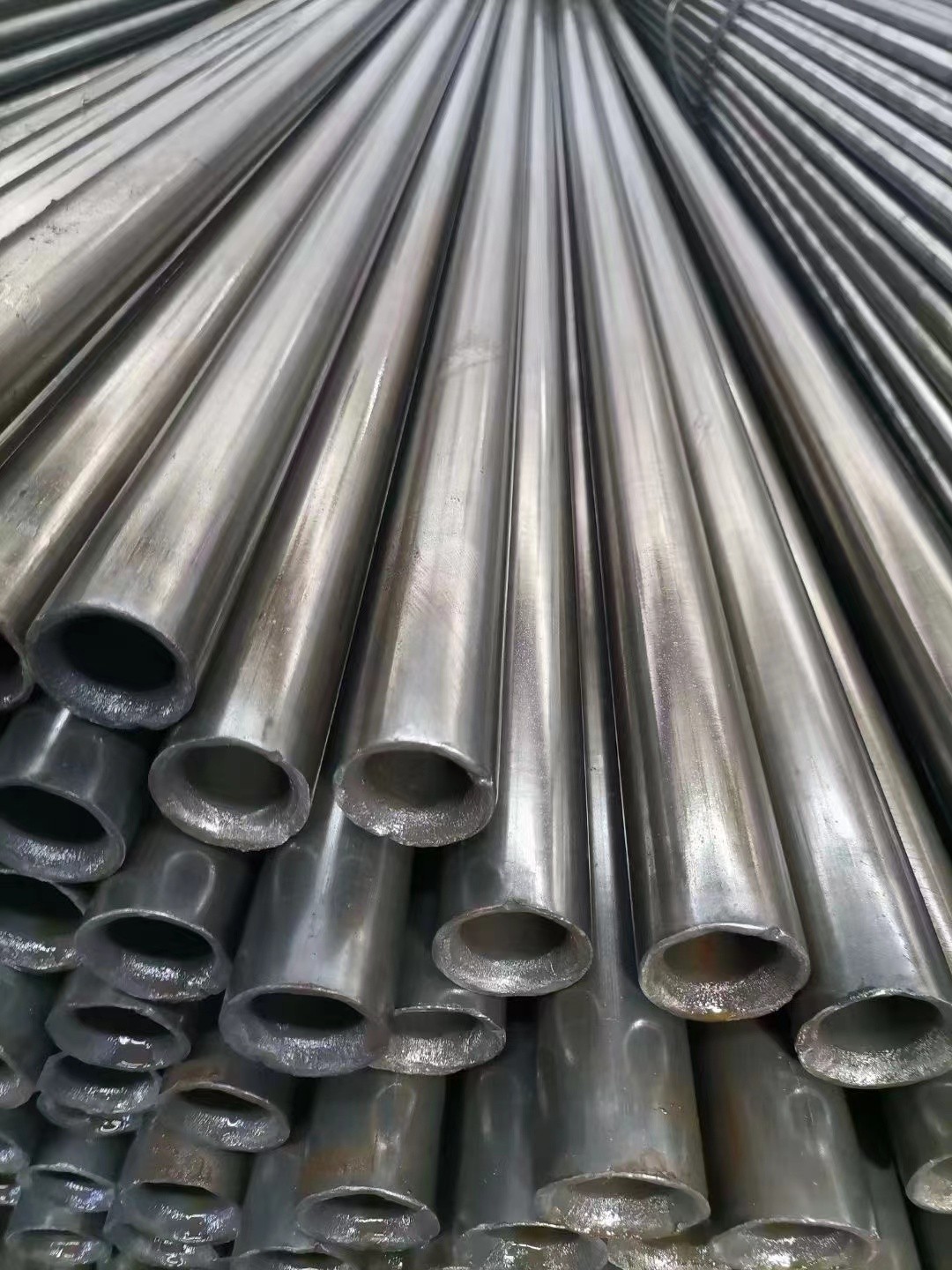SEAMLESS COLD DRAWN CARBON STEEL PIPE